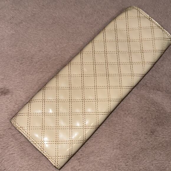 GAP Clutch Bag Patent Style Faux Leather - Picture 4 of 7